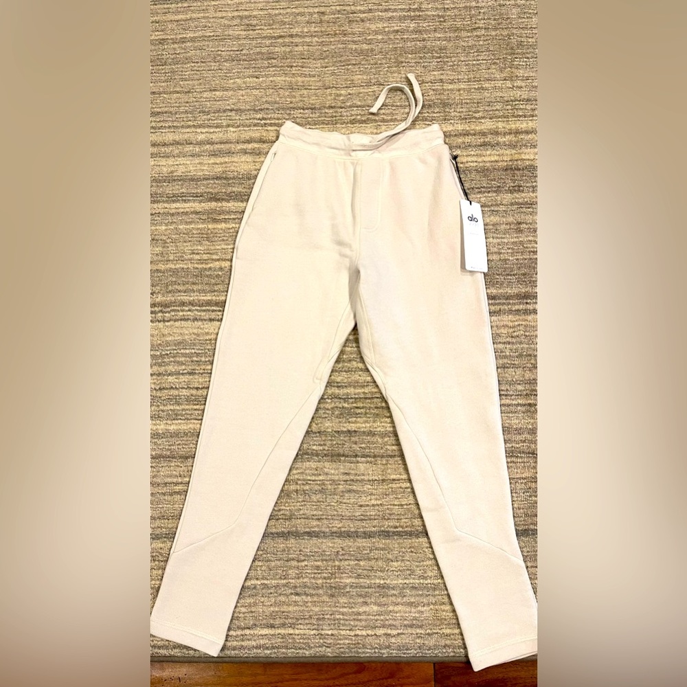 ALO Sweatpants NWT Size Small